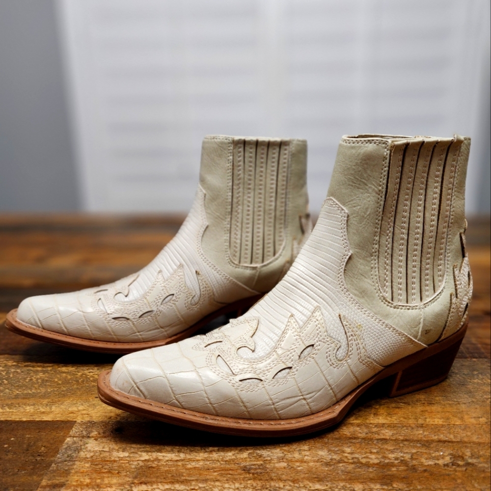 Matisse Women's Milo Western Booties - Snip Toe